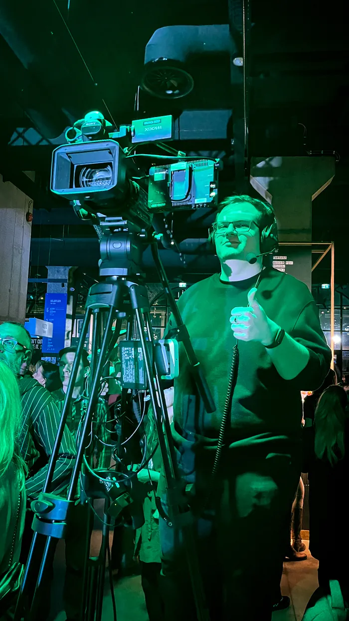 Videokaamera ja operaator sündmuse ajal