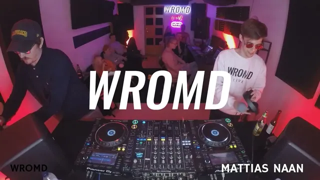 Mattias Naan mängib WROMD DJ-setis mikseri taga.